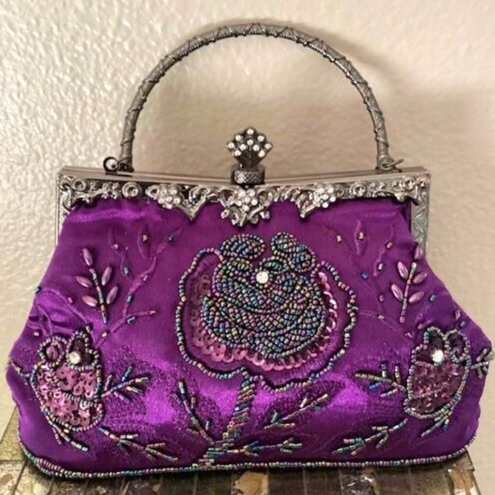 Vintage beaded satin handbag, 9 x 5 x 3 plus chain shoulder strap